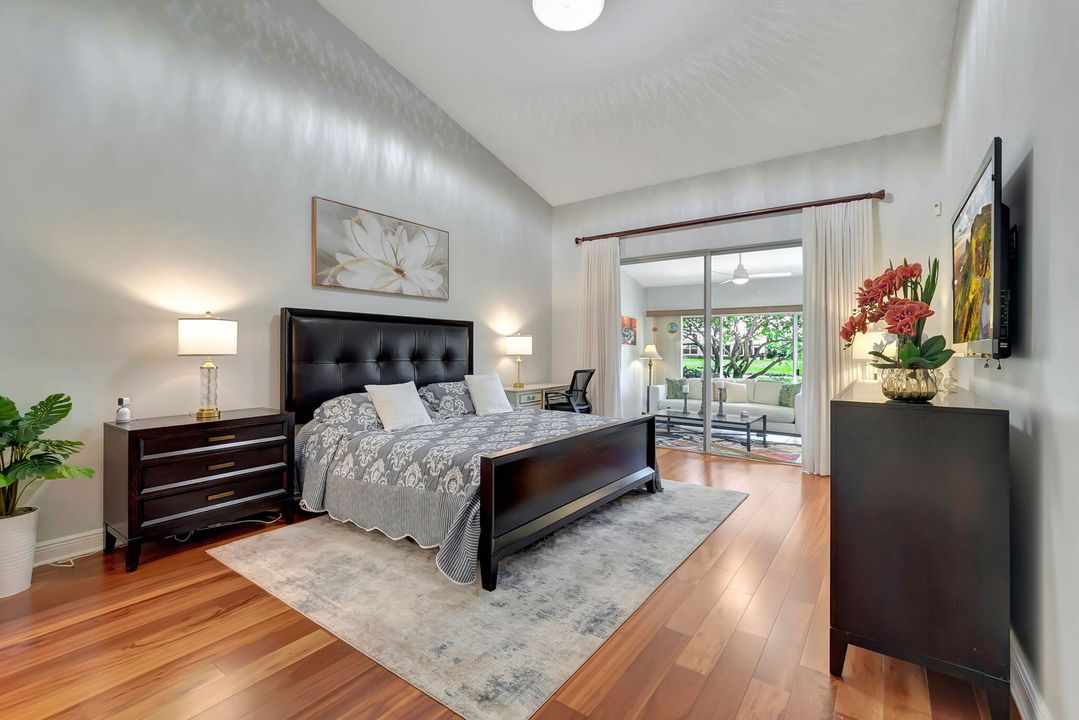 Под контрактом: $8,500 (3 спален, 2 ванн, 1905 Квадратных фут)