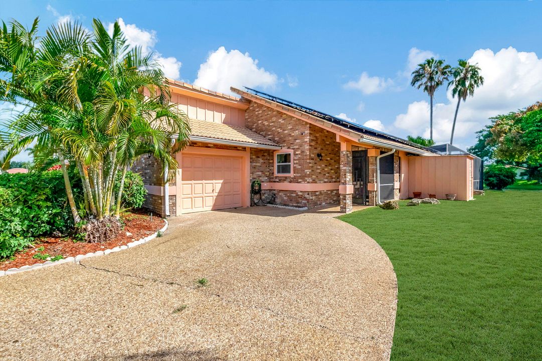 Active With Contract: $3,999 (3 beds, 2 baths, 1622 Square Feet)