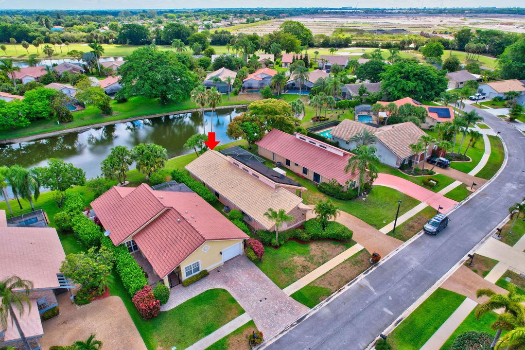 Active With Contract: $3,999 (3 beds, 2 baths, 1622 Square Feet)