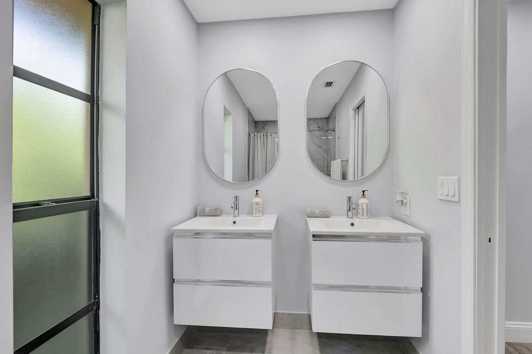 Active With Contract: $3,999 (3 beds, 2 baths, 1622 Square Feet)