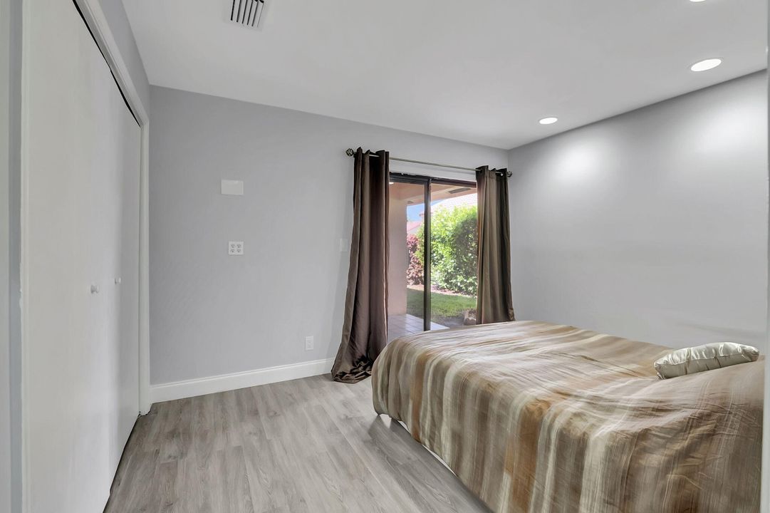 Active With Contract: $3,999 (3 beds, 2 baths, 1622 Square Feet)