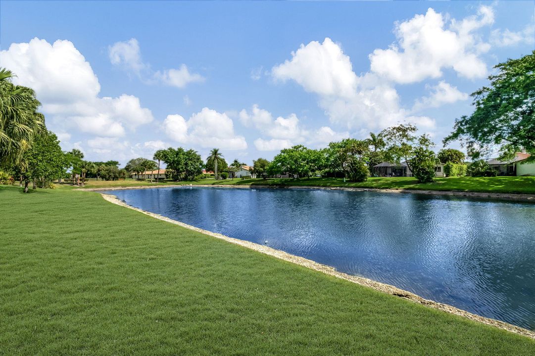 Active With Contract: $3,999 (3 beds, 2 baths, 1622 Square Feet)