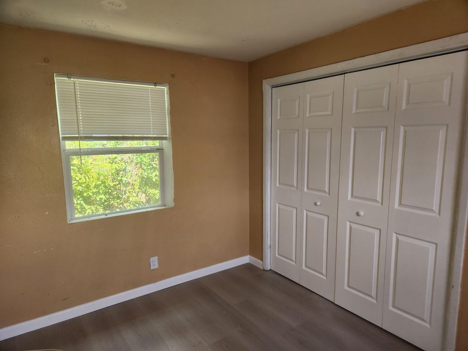 合同活跃: $1,475 (1 贝兹, 1 浴室, 1519 平方英尺)