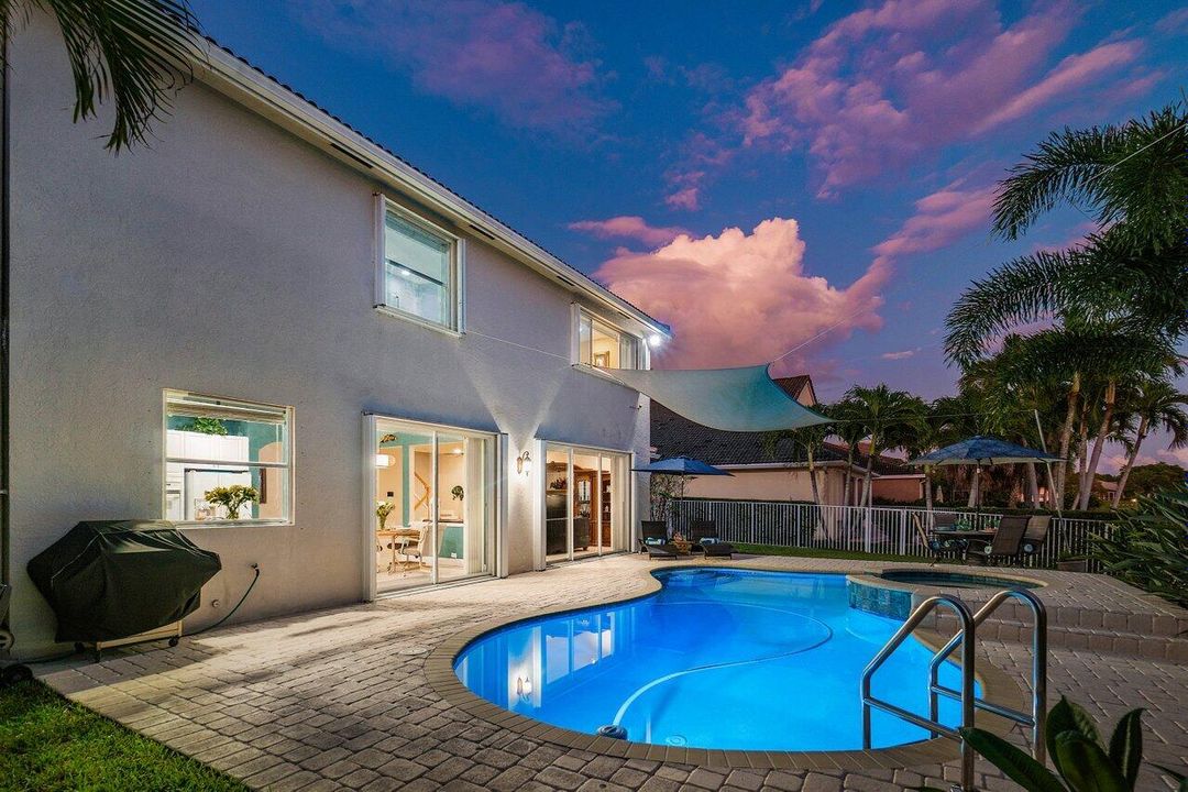 For Rent: $6,500 (4 beds, 3 baths, 3272 Square Feet)