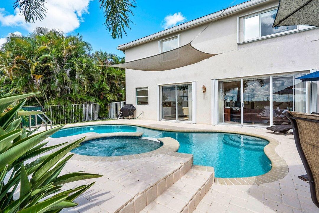 For Rent: $6,500 (4 beds, 3 baths, 3272 Square Feet)