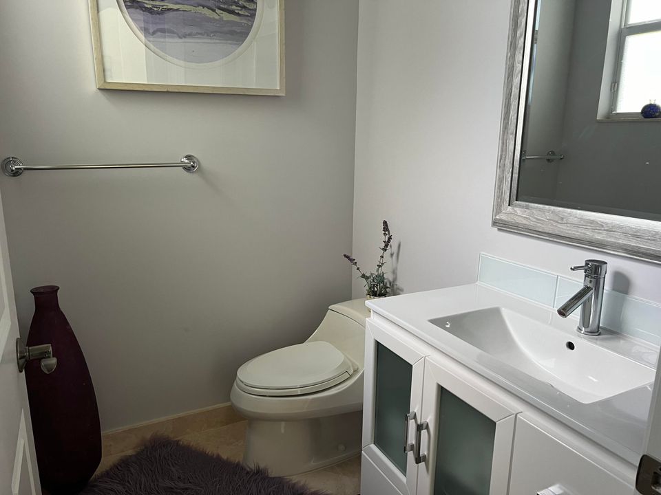 En Renta: $25,000 (4 camas, 4 baños, 4000 Pies cuadrados)