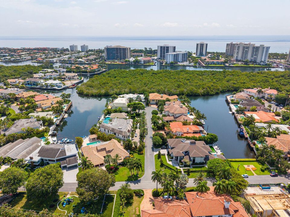 For Sale: $4,699,000 (4 beds, 4 baths, 4725 Square Feet)