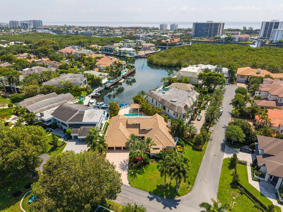 For Sale: $4,699,000 (4 beds, 4 baths, 4725 Square Feet)