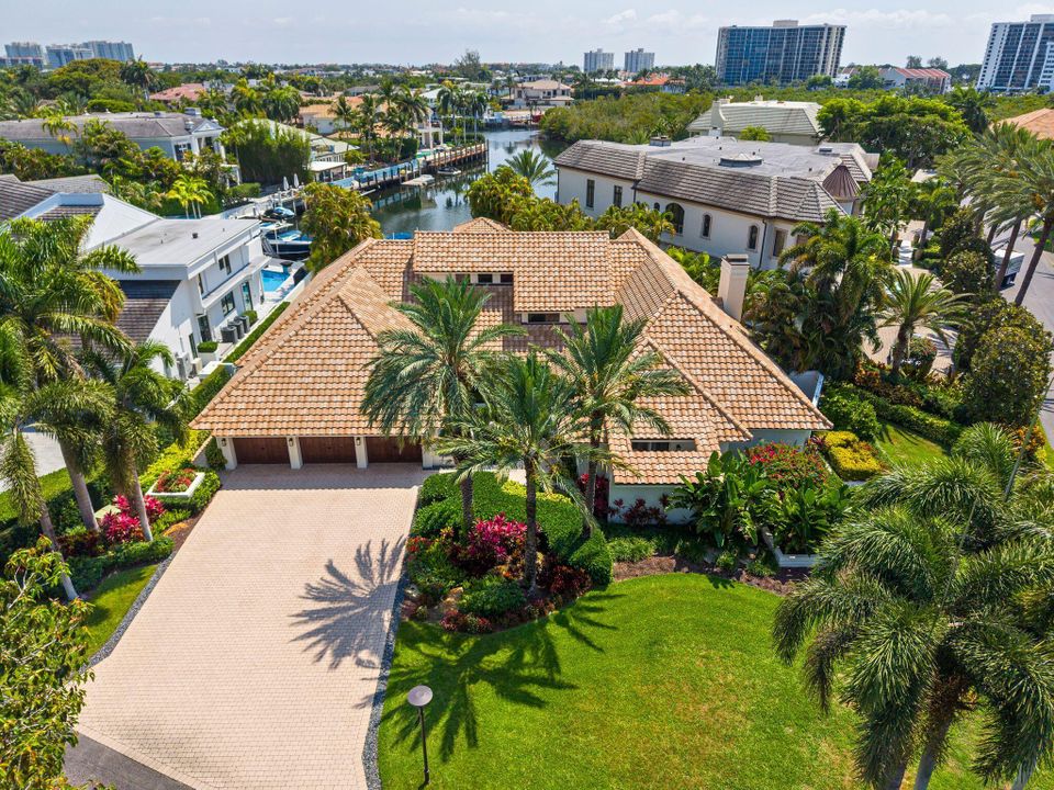 For Sale: $4,699,000 (4 beds, 4 baths, 4725 Square Feet)