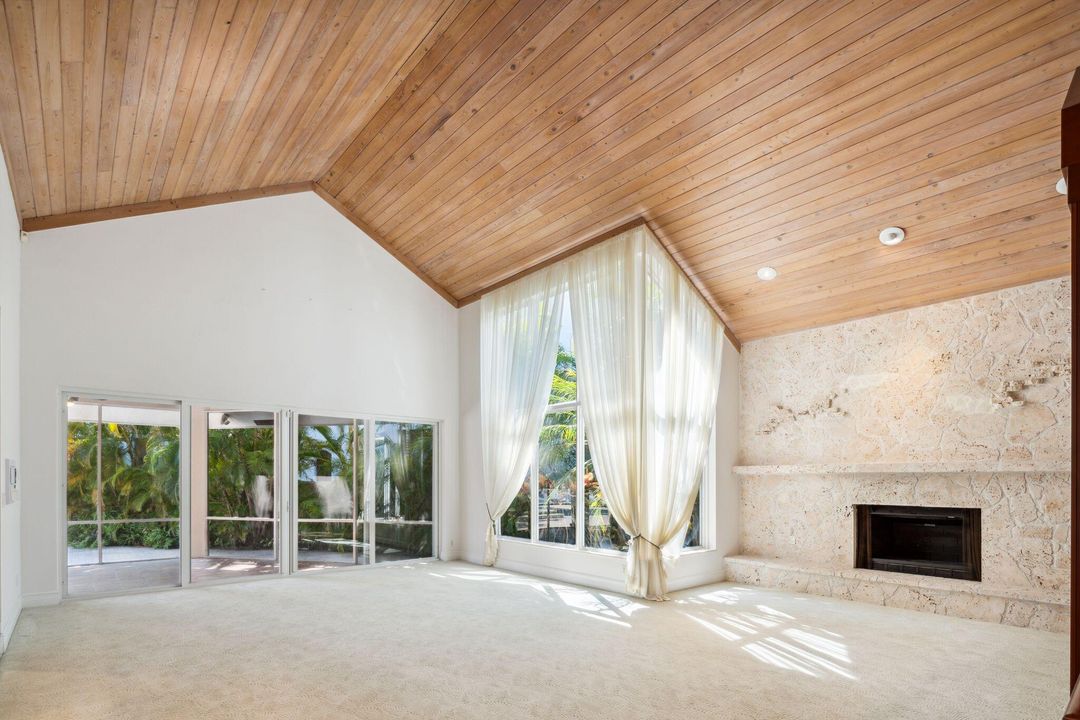 For Sale: $4,699,000 (4 beds, 4 baths, 4725 Square Feet)