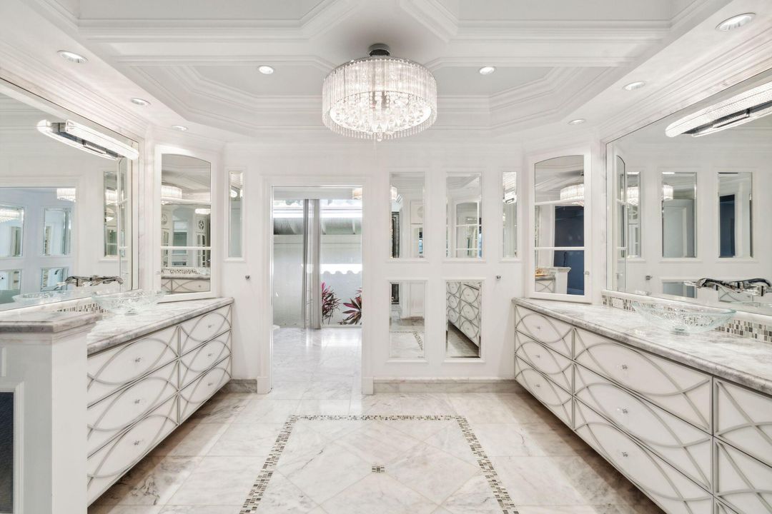 For Sale: $4,699,000 (4 beds, 4 baths, 4725 Square Feet)