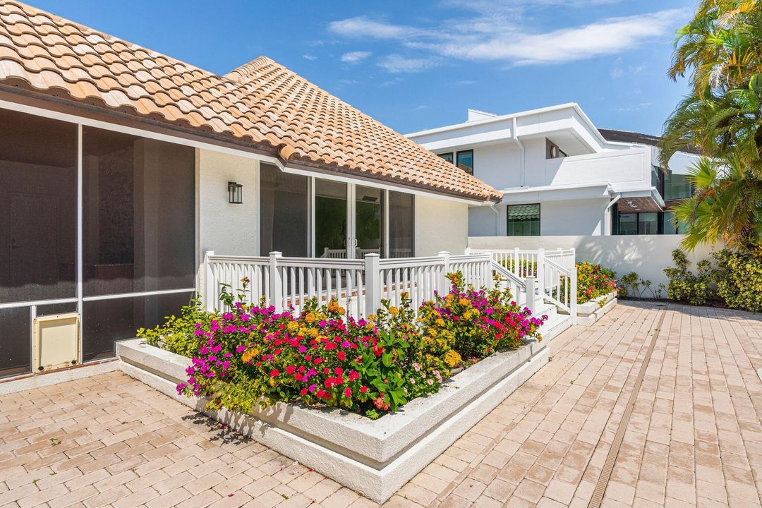 For Sale: $4,699,000 (4 beds, 4 baths, 4725 Square Feet)