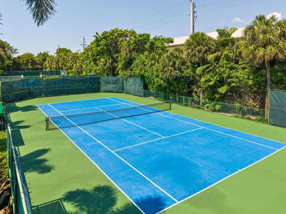 For Sale: $4,699,000 (4 beds, 4 baths, 4725 Square Feet)