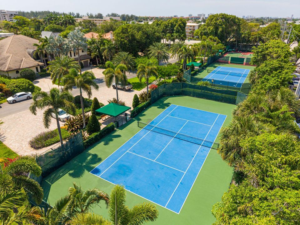 For Sale: $4,699,000 (4 beds, 4 baths, 4725 Square Feet)