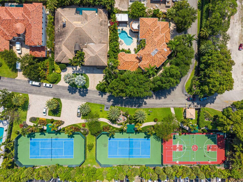 For Sale: $4,699,000 (4 beds, 4 baths, 4725 Square Feet)