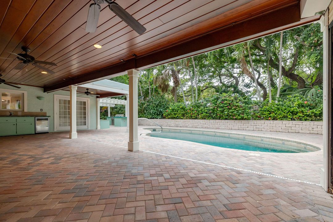 待售: $900,000 (3 贝兹, 2 浴室, 2142 平方英尺)