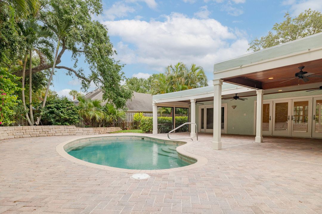 待售: $900,000 (3 贝兹, 2 浴室, 2142 平方英尺)