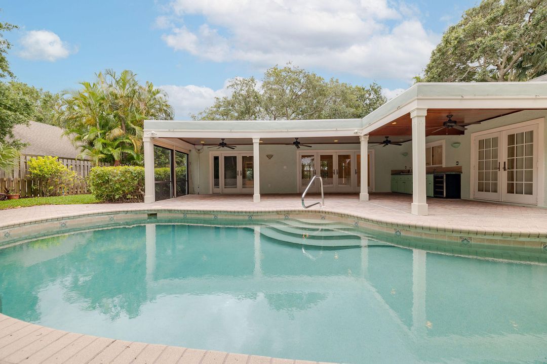 待售: $900,000 (3 贝兹, 2 浴室, 2142 平方英尺)