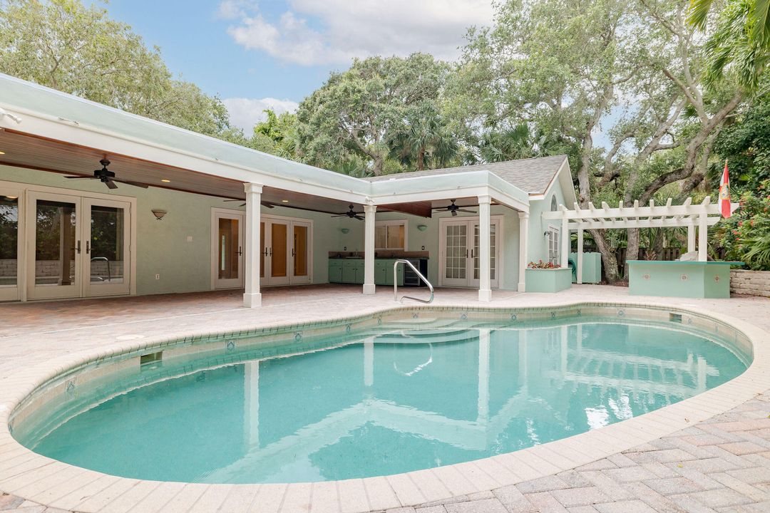 待售: $900,000 (3 贝兹, 2 浴室, 2142 平方英尺)