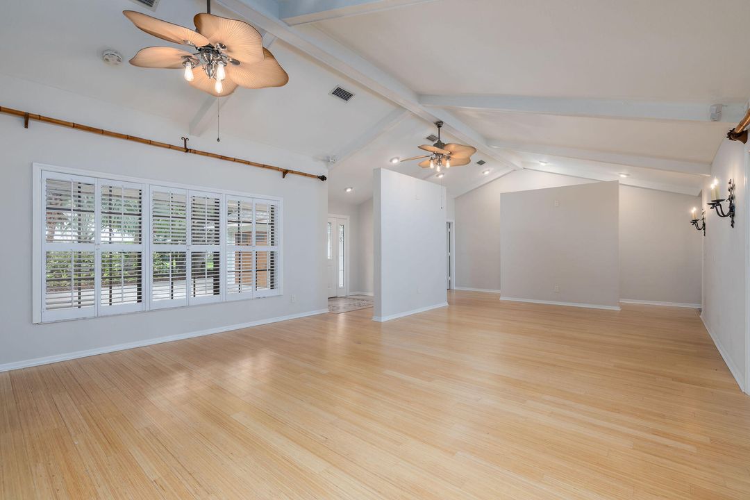 待售: $900,000 (3 贝兹, 2 浴室, 2142 平方英尺)