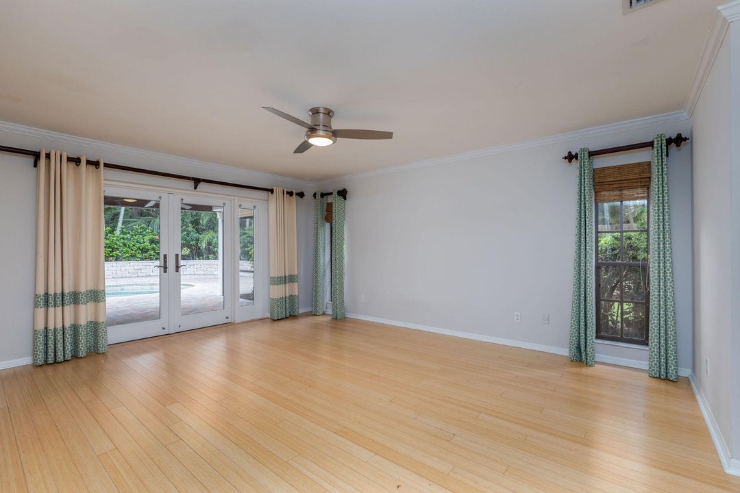 待售: $900,000 (3 贝兹, 2 浴室, 2142 平方英尺)