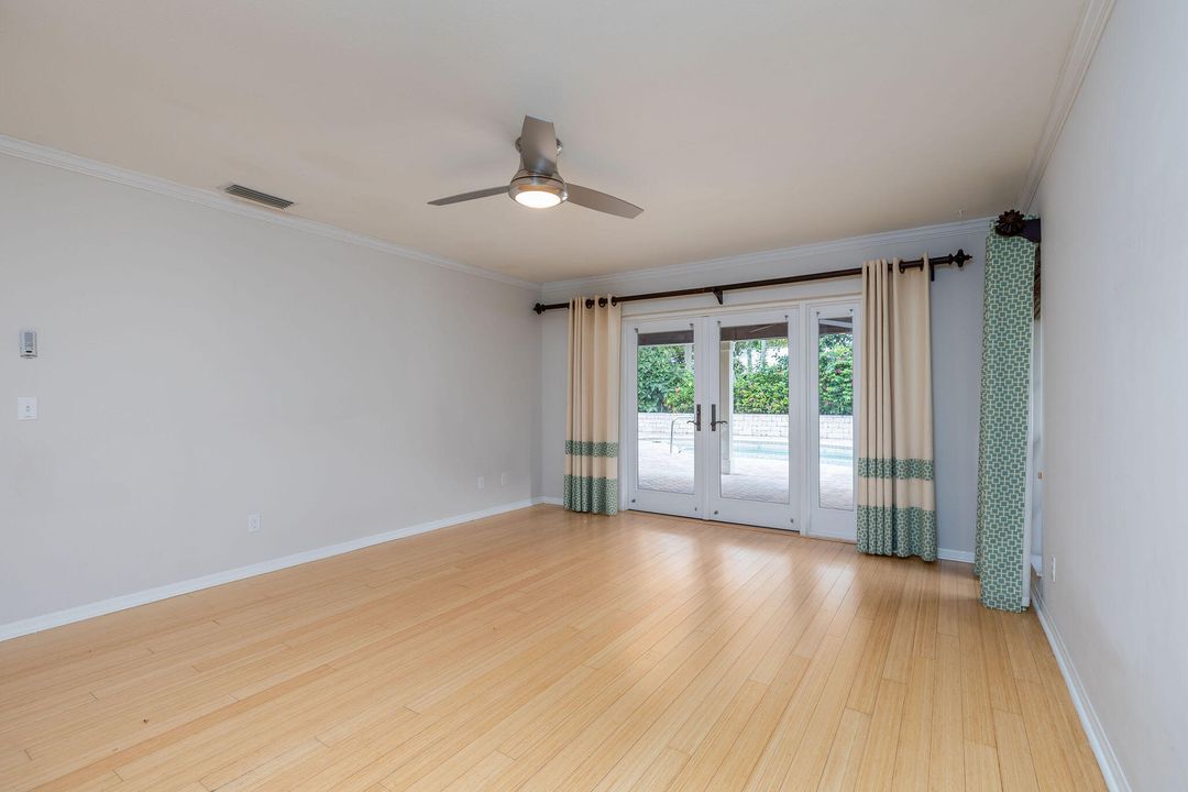 待售: $900,000 (3 贝兹, 2 浴室, 2142 平方英尺)