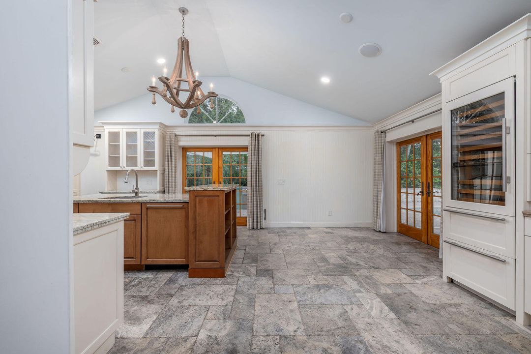 待售: $900,000 (3 贝兹, 2 浴室, 2142 平方英尺)