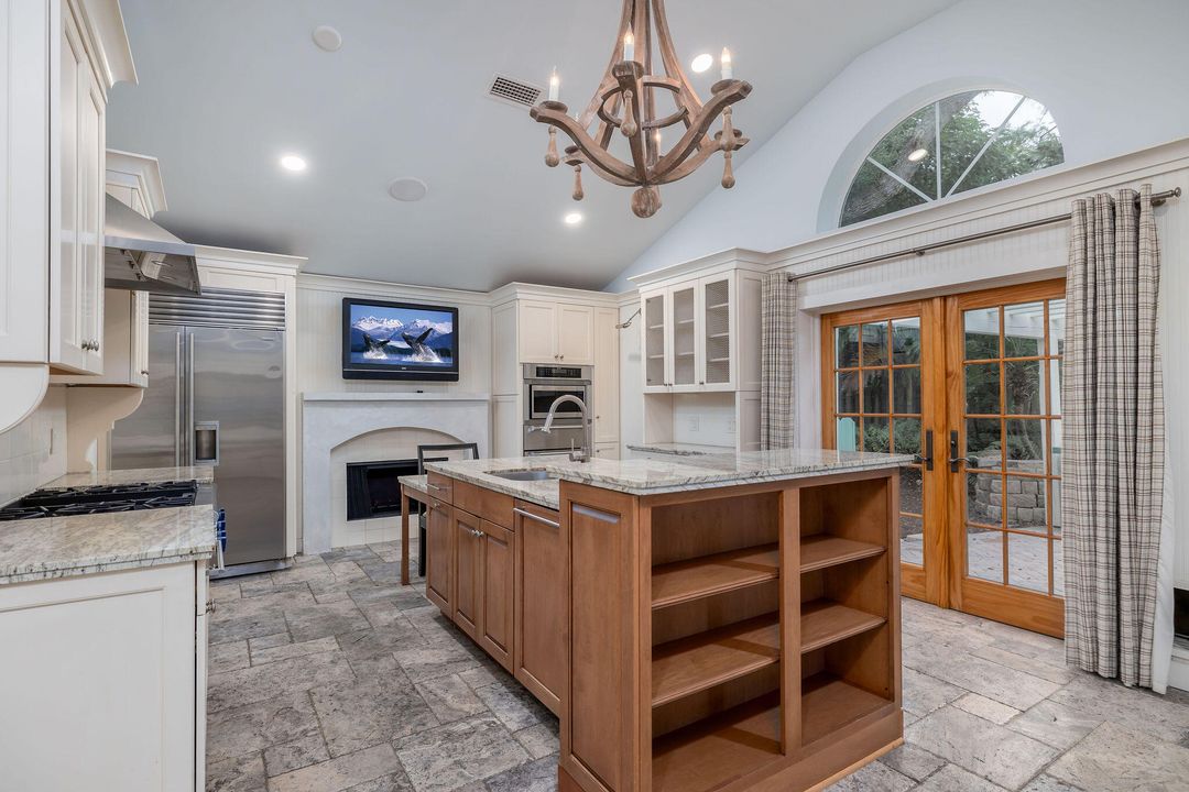 待售: $900,000 (3 贝兹, 2 浴室, 2142 平方英尺)