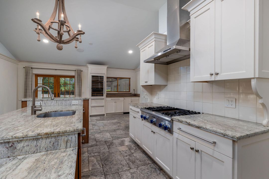 待售: $900,000 (3 贝兹, 2 浴室, 2142 平方英尺)