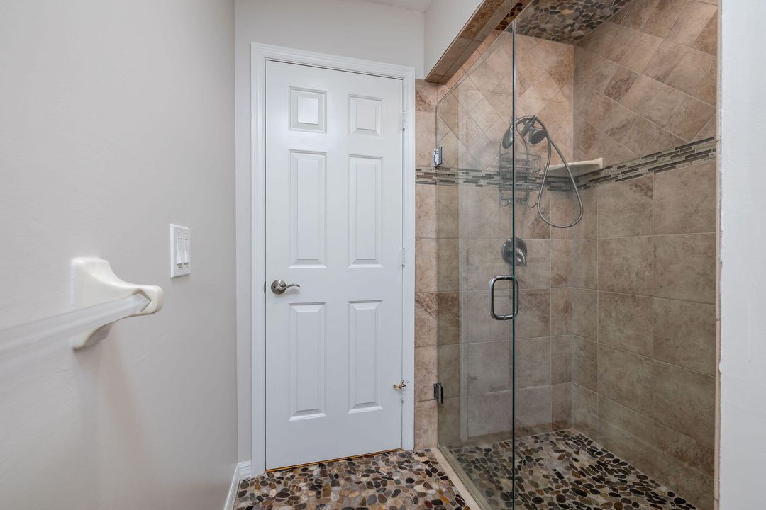 待售: $900,000 (3 贝兹, 2 浴室, 2142 平方英尺)