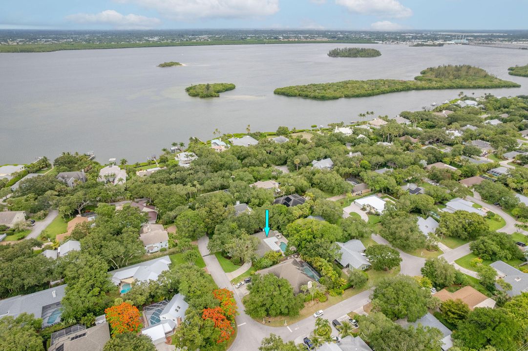 待售: $900,000 (3 贝兹, 2 浴室, 2142 平方英尺)