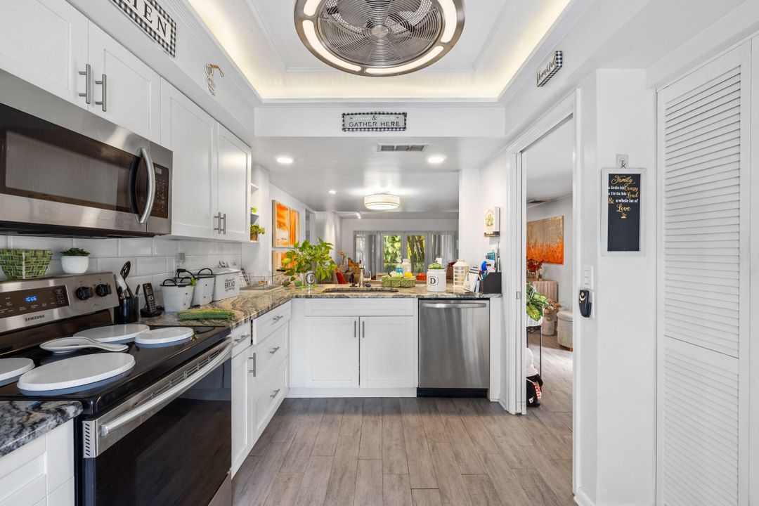 Под контрактом: $225,000 (3 спален, 2 ванн, 1377 Квадратных фут)