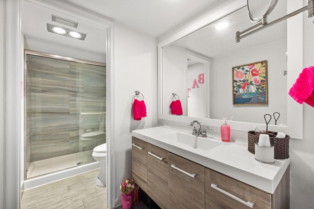 Под контрактом: $225,000 (3 спален, 2 ванн, 1377 Квадратных фут)