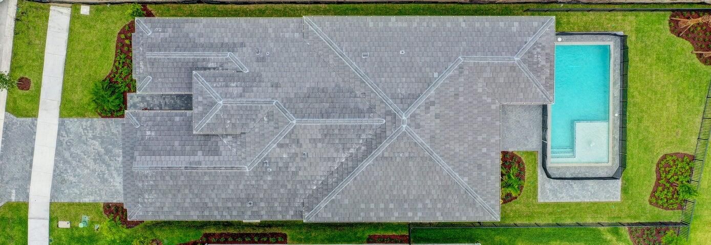 Activo con contrato: $4,800 (3 camas, 2 baños, 2403 Pies cuadrados)