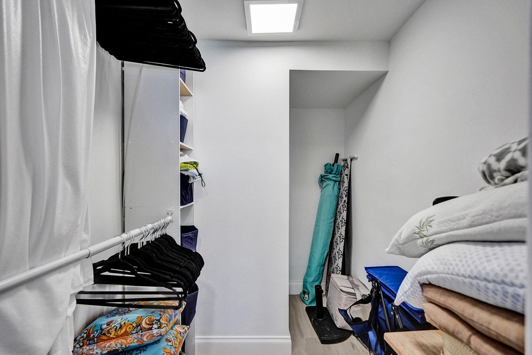 Active With Contract: $6,500 (2 beds, 2 baths, 1044 Square Feet)