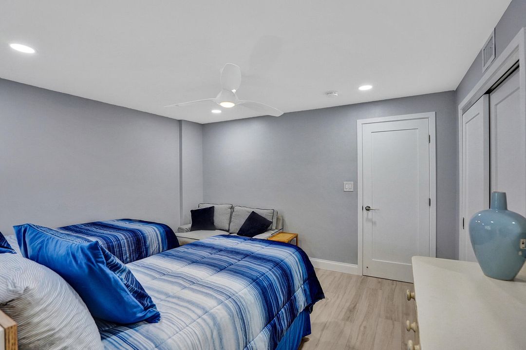 Active With Contract: $6,500 (2 beds, 2 baths, 1044 Square Feet)