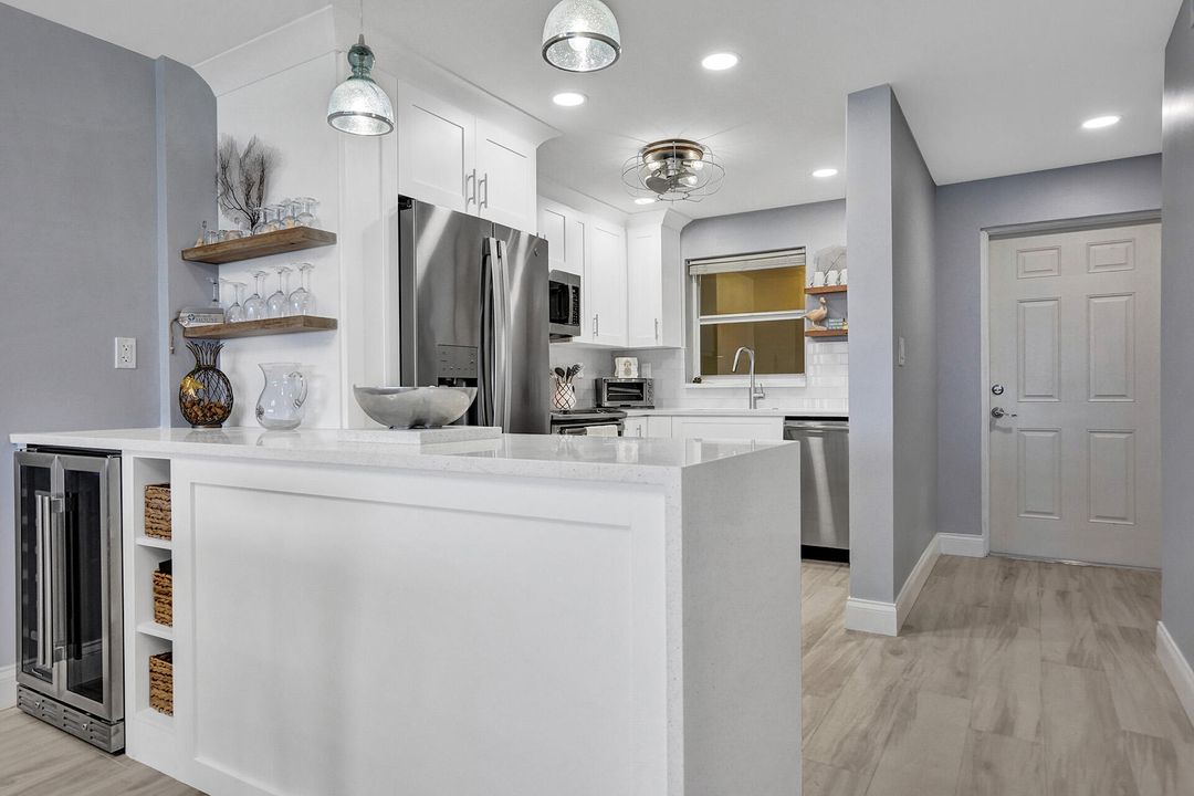 Active With Contract: $6,500 (2 beds, 2 baths, 1044 Square Feet)