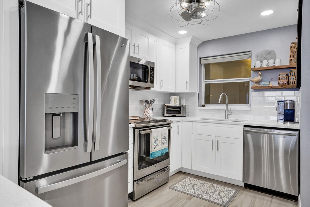 Active With Contract: $6,500 (2 beds, 2 baths, 1044 Square Feet)