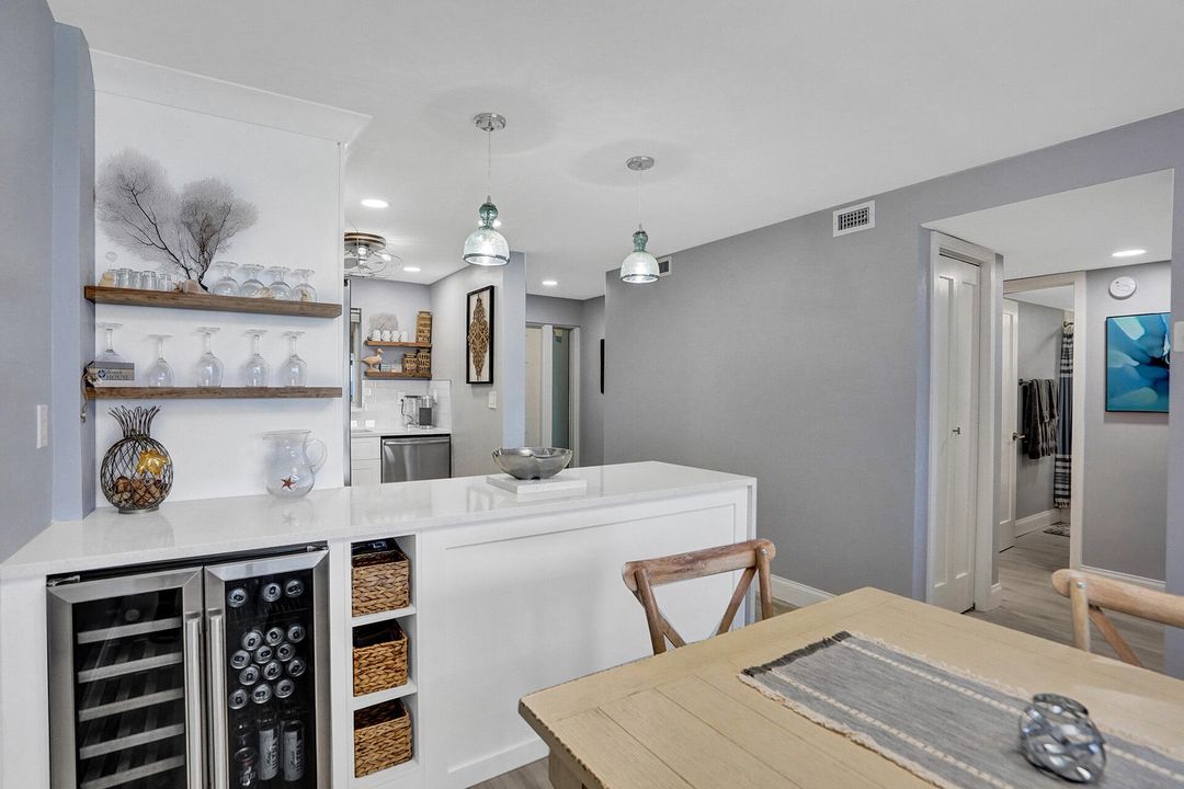 Active With Contract: $6,500 (2 beds, 2 baths, 1044 Square Feet)