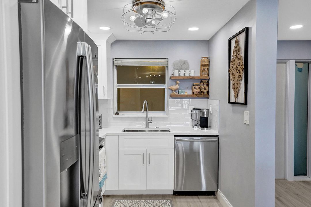 Active With Contract: $6,500 (2 beds, 2 baths, 1044 Square Feet)