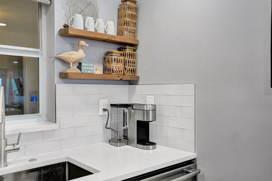 Active With Contract: $6,500 (2 beds, 2 baths, 1044 Square Feet)