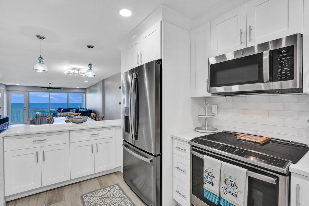 Active With Contract: $6,500 (2 beds, 2 baths, 1044 Square Feet)