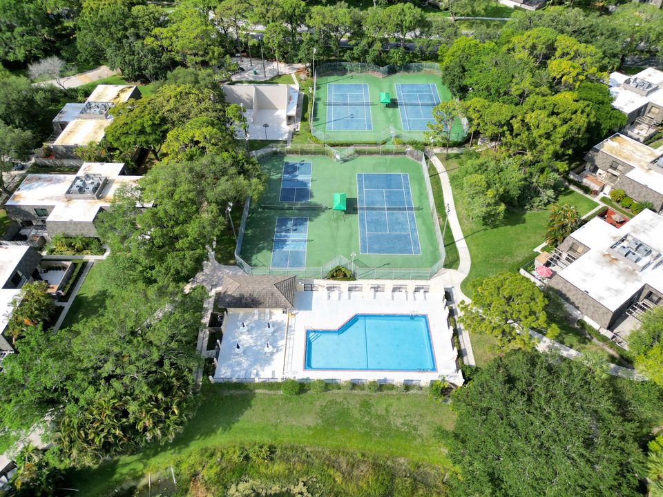 Active With Contract: $3,400 (2 beds, 2 baths, 1488 Square Feet)