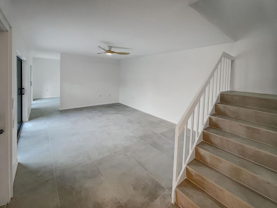 Active With Contract: $3,400 (2 beds, 2 baths, 1488 Square Feet)
