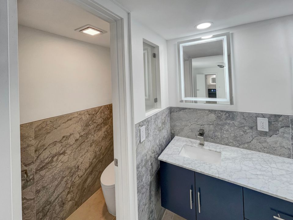 Active With Contract: $3,400 (2 beds, 2 baths, 1488 Square Feet)