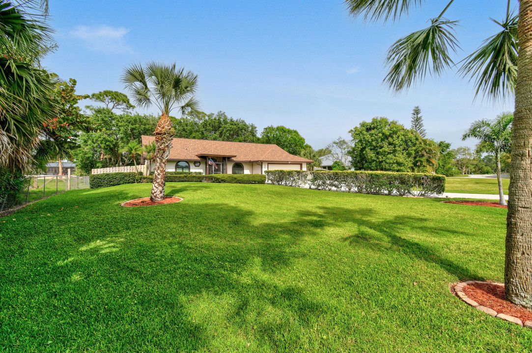 Под контрактом: $749,900 (5 спален, 2 ванн, 2492 Квадратных фут)