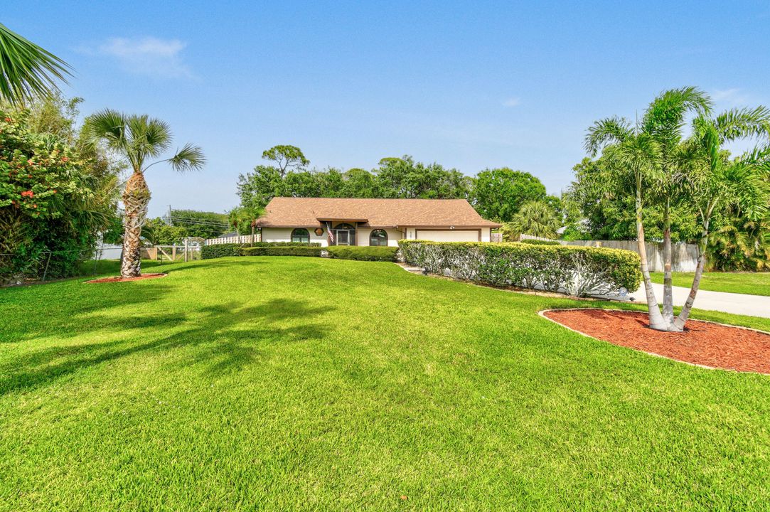 Под контрактом: $749,900 (5 спален, 2 ванн, 2492 Квадратных фут)