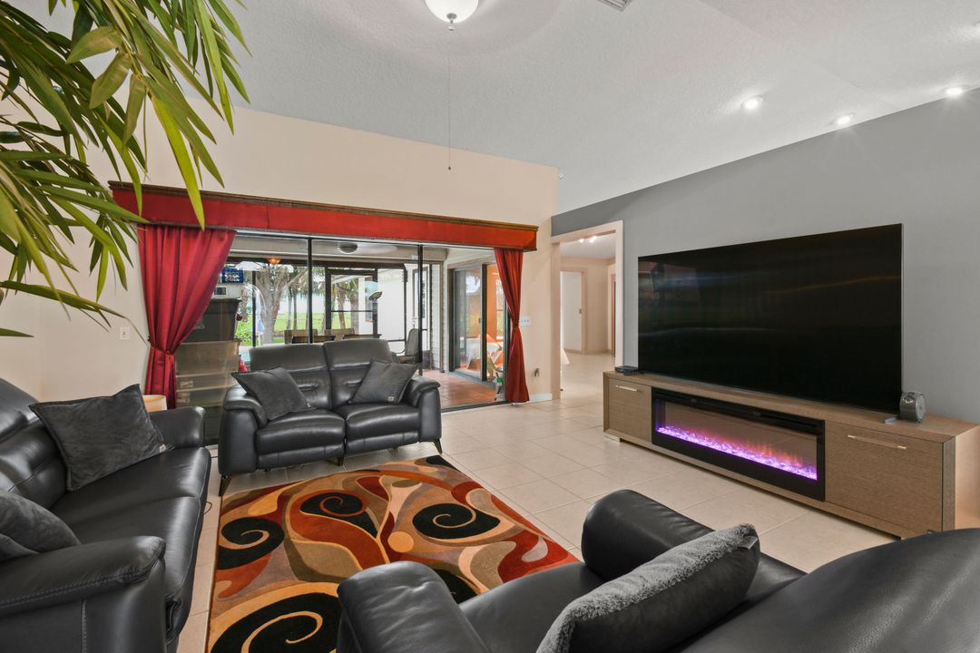 Под контрактом: $749,900 (5 спален, 2 ванн, 2492 Квадратных фут)