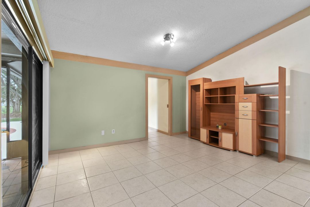 Под контрактом: $749,900 (5 спален, 2 ванн, 2492 Квадратных фут)