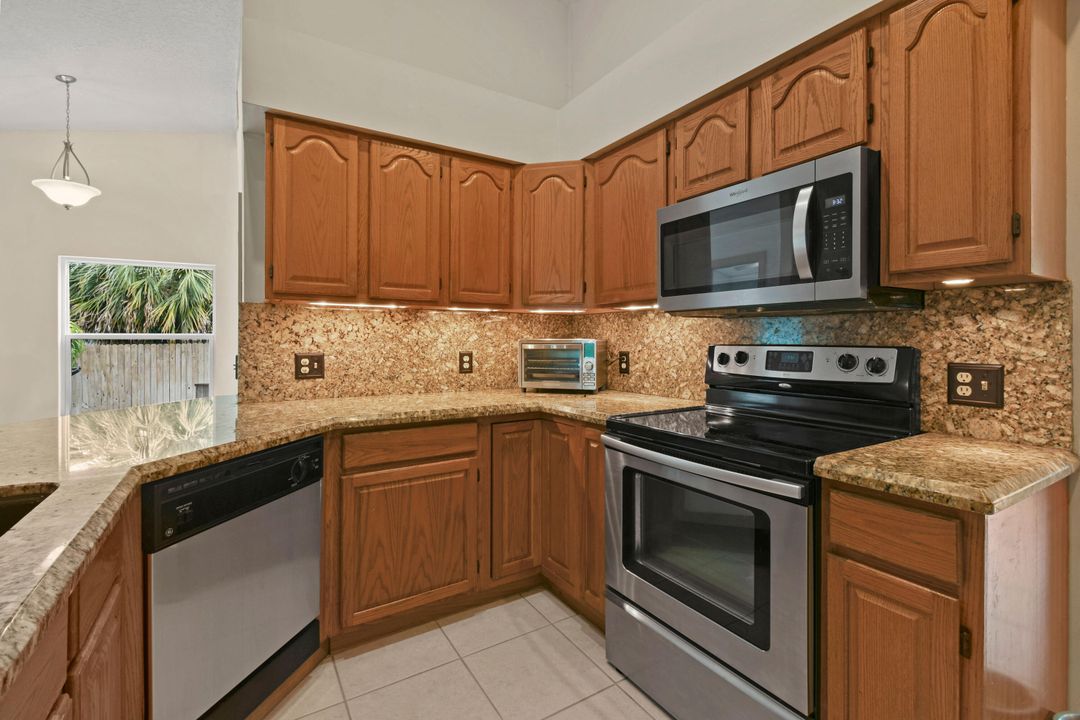 Под контрактом: $749,900 (5 спален, 2 ванн, 2492 Квадратных фут)